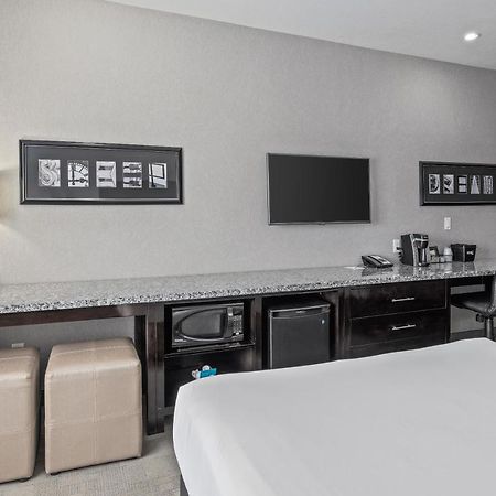 Home Inn & Suites Regina Airport Exterior foto