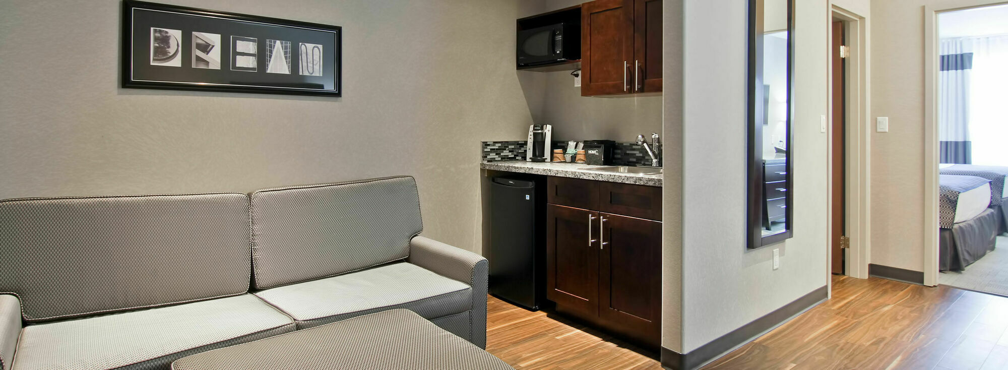 Home Inn & Suites Regina Airport Exterior foto